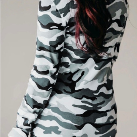 WHITE CAMO COWL NECK SWEATSHIRT - Picture 7 of 8